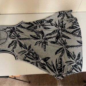 Forever 21 Gray and Black Leaf Print Top